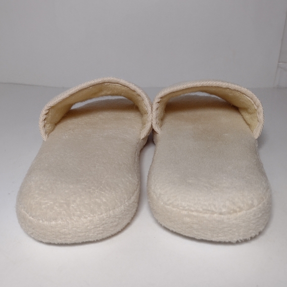 Ritz Paris Women's Cream Slippers with Gold Embroidery - Picture 6 of 11